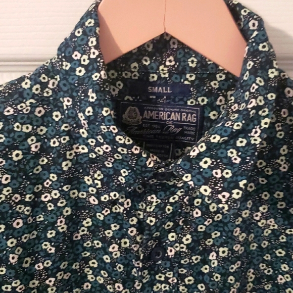 Mens size small floral button down slim fit. - Picture 3 of 4